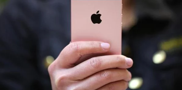 苹果新iPhone SE曝光，最早明年3月发布，配置全面升级