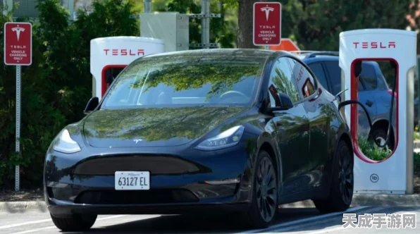 特斯拉携手萝卜快跑，万马科技力推Robotaxi商业化进程加速