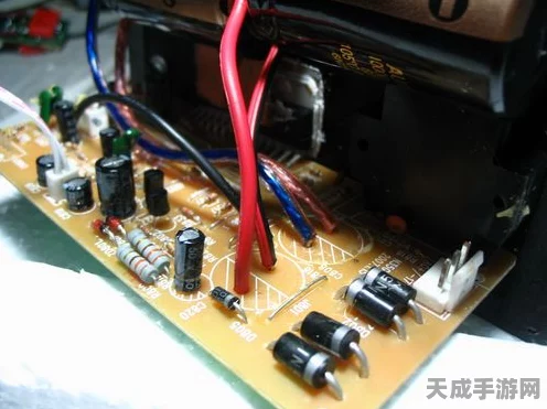 手游硬件揭秘，贴片压敏电阻的正负极之谜，对游戏设备有何影响？