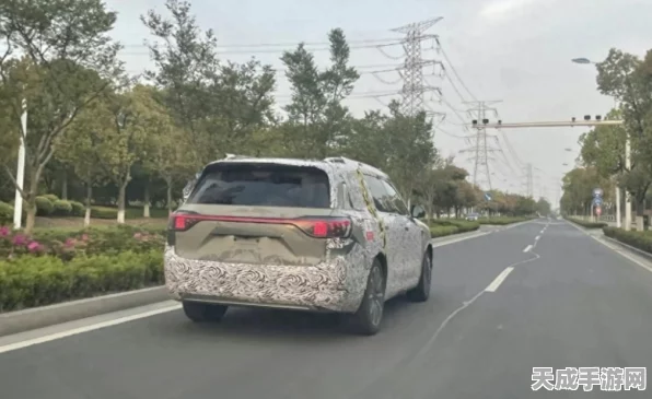 赛力斯汽车神秘新作曝光，问界M8 SUV外观专利惊现，设计亮点抢先看！