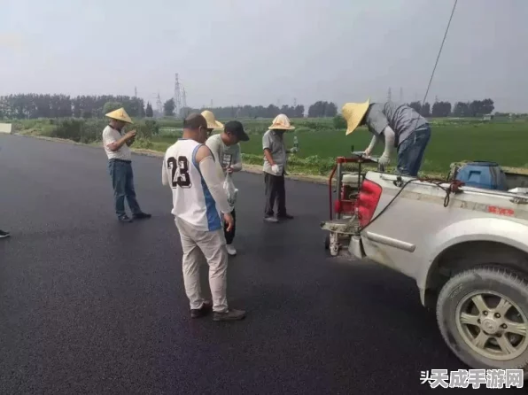 手游界新宠，智能摊铺压实技术革新路面施工模拟游戏体验