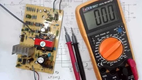 手游硬件秘籍，数字万用表精准检测光耦性能大揭秘