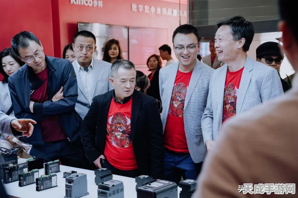 王者荣耀揭秘，镜英雄操作界面能力源自何方？万镜之厅的终极奥秘
