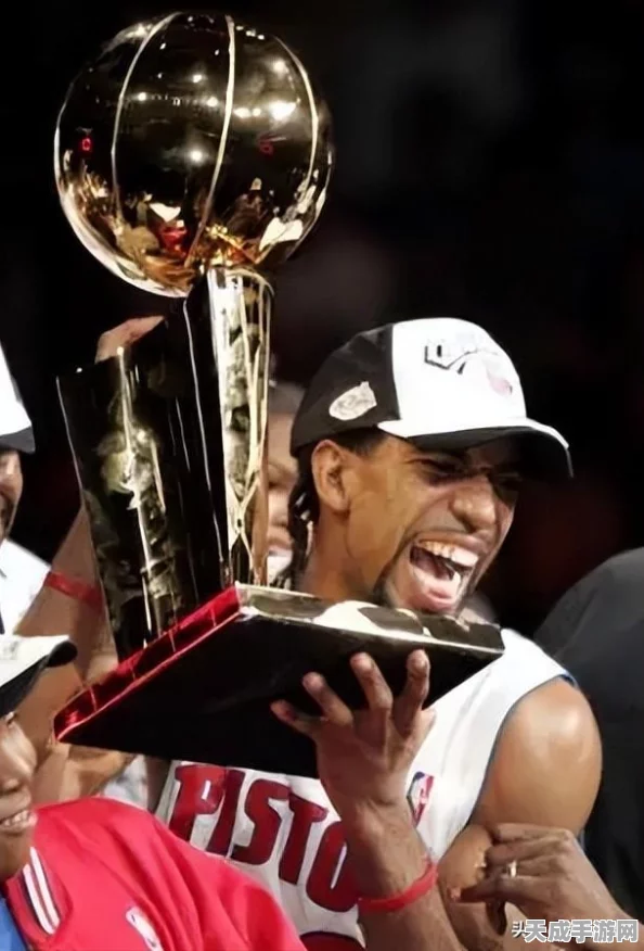 独家揭秘，如何在最强NBA中解锁传奇球星汉密尔顿，赛场称霸攻略