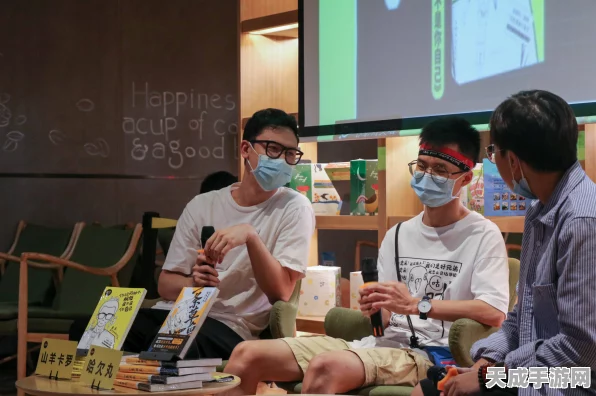 国漫新星闪耀！博主@我的精神分裂史@哈欠丸新书签售，独家揭秘蜂群IP孵化计划