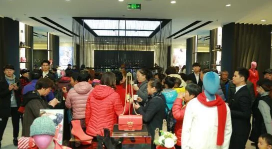 揭秘少女前线AR小队顶尖阵容，战术搭配引爆战场！