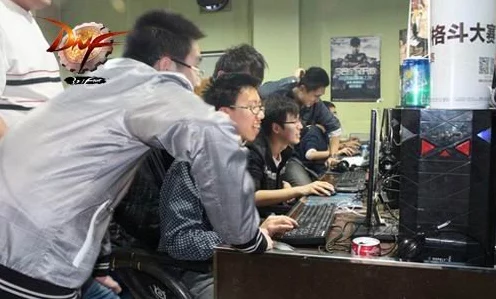 DNF玩家终极对决，网吧激战VS家庭舒适，探寻你的专属游戏领地