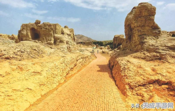山谷探险战火燃，和平精英新版本美景与激战并存