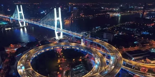 城市天际线，打造高效地铁网络，解锁城市规划新境界