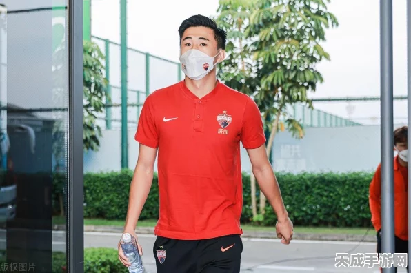 FIFA手游攻略，FC球员无法上阵？解锁你的梦幻阵容秘籍！