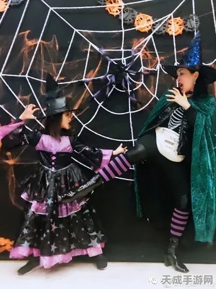 万圣节COSPLAY盛宴，何炅邪恶栀子花惊艳亮相，游戏穿搭意外夺魁！