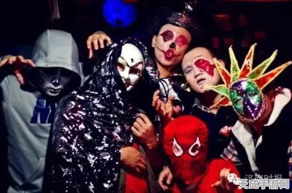 万圣节COSPLAY盛宴，何炅邪恶栀子花惊艳亮相，游戏穿搭意外夺魁！