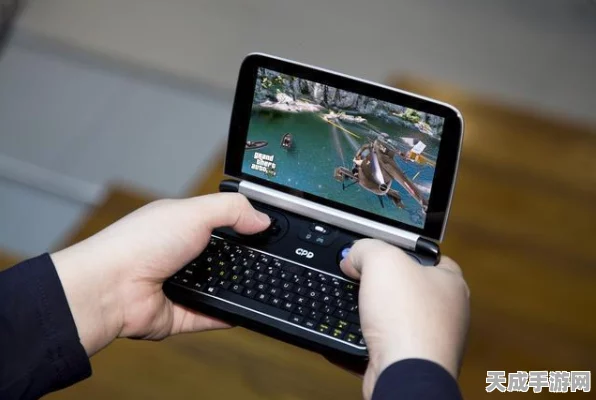 PC掌机新潮流，国外玩家众筹Win掌机，便携副屏畅玩3DS游戏