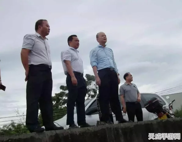 圣诞惊魂夜！第五人格携手海马体打造联动狂欢，赢取专属时尚大片