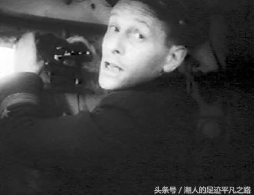 手游攻略，掌握向僵尸开炮连射技巧，横扫丧尸战场