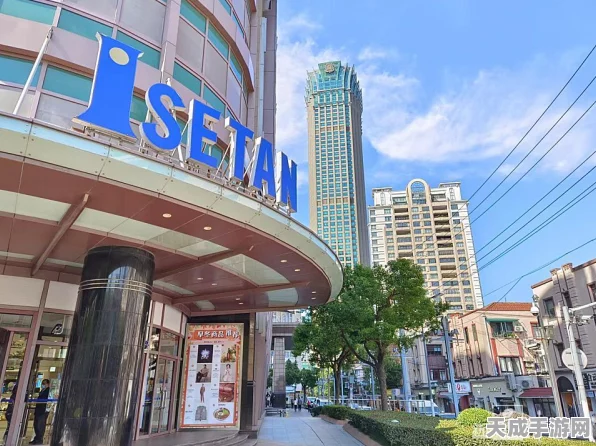 和平精英和平小店特效枪揭秘，稀有道具等你来探索！