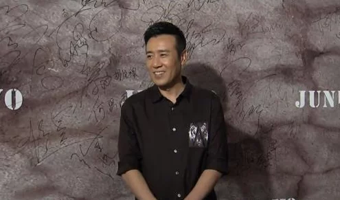 绝对演绎，失业青年逆袭富二代，综艺剧本下的现实与梦想碰撞