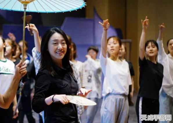 幻塔妃色武器霞姿月韵终极攻略，解锁途径与实战技巧大揭秘