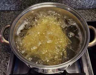 原神美食探索，揭秘火火肉酱面食谱的隐藏位置