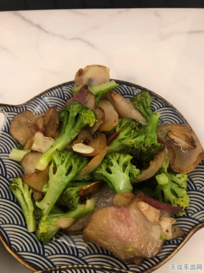 创造与魔法手游美食攻略，解锁黄瓜炒肉独家食谱