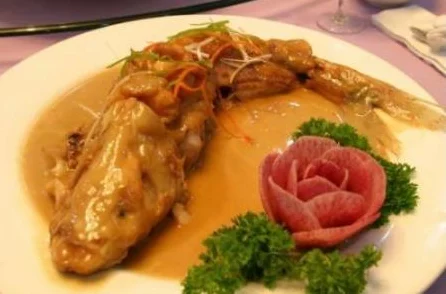 食物语热门角色揭秘，三鲜脱骨鱼技能属性全解析及实战应用