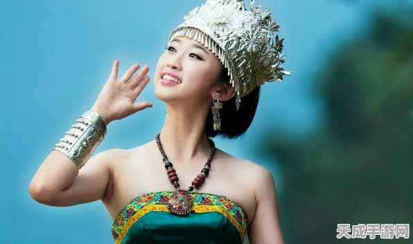 完美世界手游深度攻略，揭秘轮转司速通技巧，苗疆蛊女打法全解析