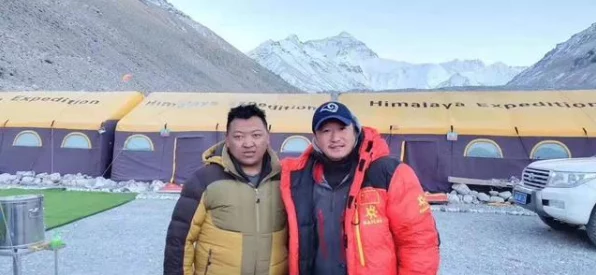 揭秘和平精英极寒挑战，攀登者雕像与冰块宝藏位置及互动全攻略